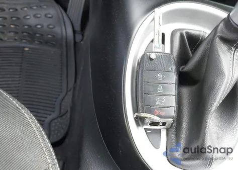 2017 Kia Soul + z USA, uszkodzony, nr VIN KNDJP3A57H7442319